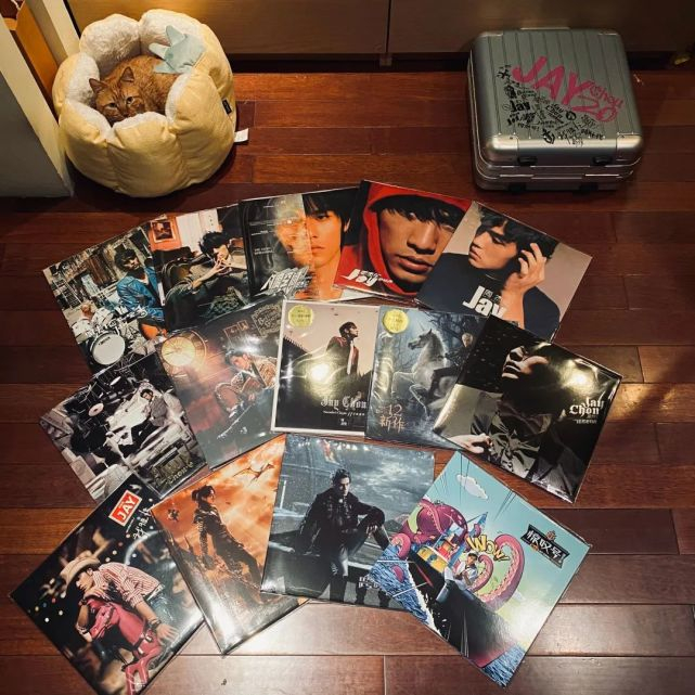 △ 杰伦超话中杰迷晒的自己十几年来的收藏。